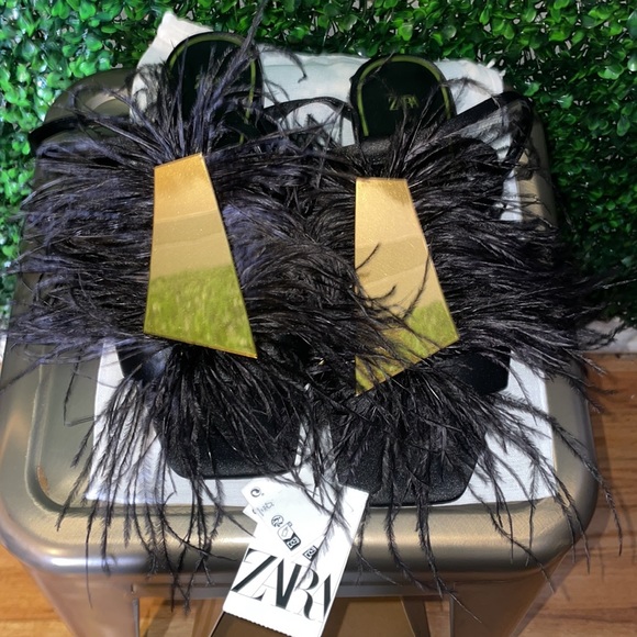 ZARA FEATHER SANDALS LIMITED EDITION BLK US 8 (EUR 39) - Picture 1 of 9